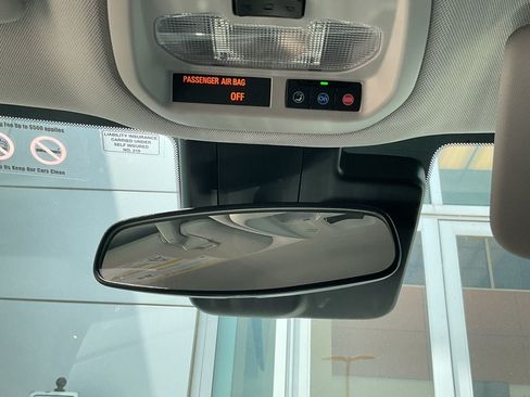 Used 2025 Chevrolet Trax LT FWD image 15
