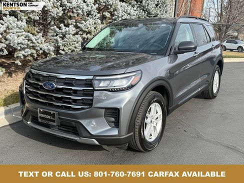 Used 2025 Ford Explorer Active AWD/4WD image 3