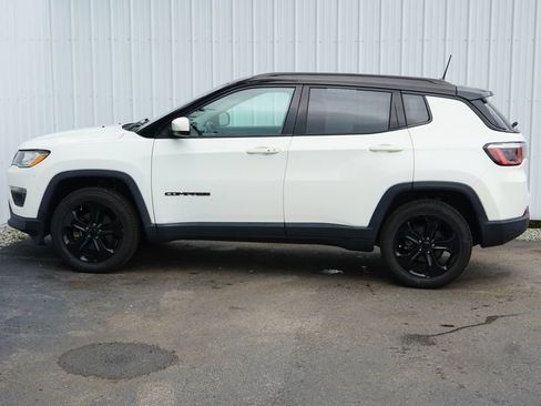 Used 2018 Jeep Compass Latitude w/ Popular Equipment Group AWD/4WD image 3