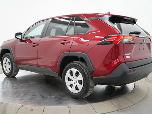 Used 2023 Toyota RAV4 LE AWD/4WD image 5
