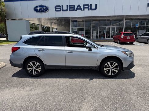 Used 2019 Subaru Outback 2.5i Limited w/ Popular Package #2 AWD/4WD image 2