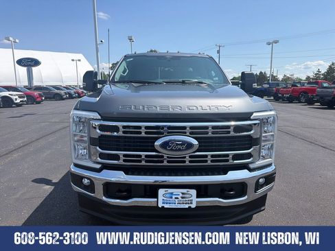 Used 2024 Ford F350 XLT AWD/4WD image 8