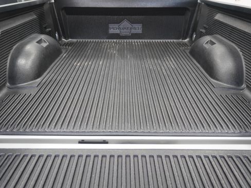 Used 2017 RAM 1500 Express RWD image 19