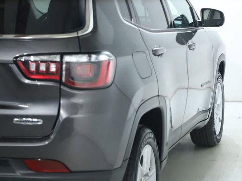 Used 2022 Jeep Compass Latitude image 45