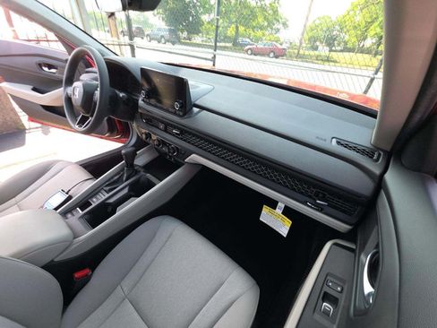 Used 2024 Honda Accord EX image 10