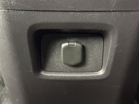 Certified 2025 Toyota Grand Highlander XLE image 37