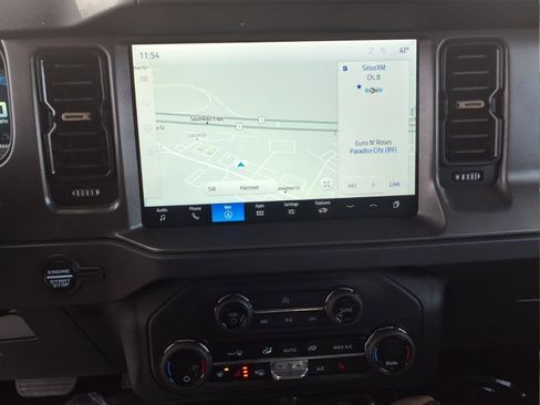 Used 2025 Ford Bronco Badlands image 18