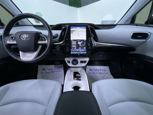 Used 2018 Toyota Prius Prime Advanced image 18