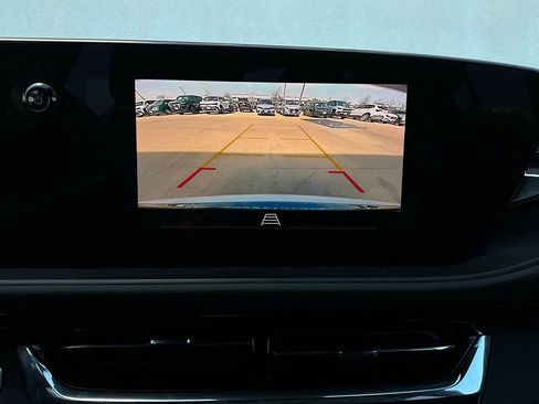 Used 2025 Buick Envista Sport Touring image 31