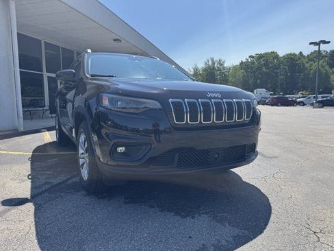 Used 2021 Jeep Cherokee Latitude Plus AWD/4WD image 7