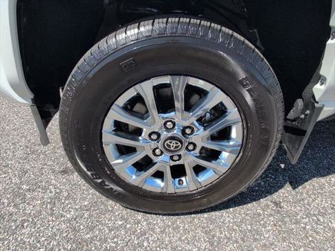 Certified 2025 Toyota Tacoma Limited AWD/4WD image 12
