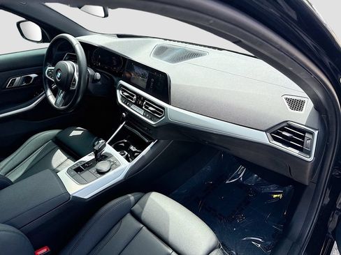 Used 2021 BMW 330i Sedan w/ M Sport Package RWD image 13