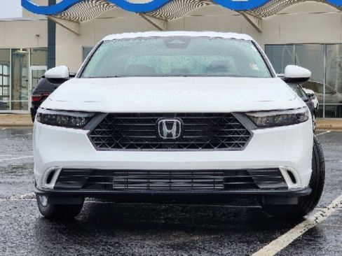 Used 2023 Honda Accord EX image 2