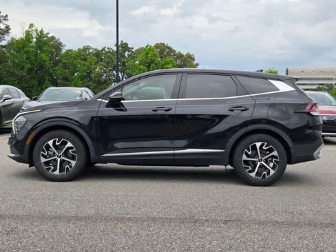 Used 2024 Kia Sportage EX FWD image 2