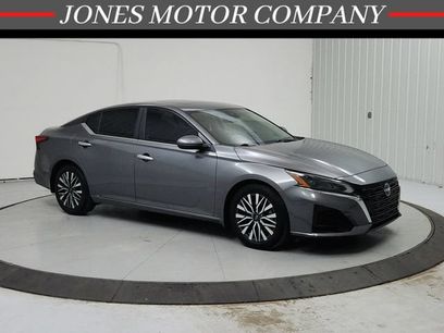 Used 2023 Nissan Altima 2.5 SV w/ SV Premium Package