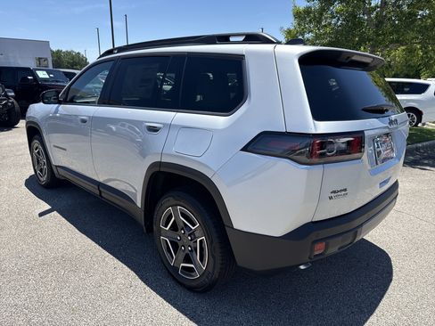 New 2026 Jeep Cherokee Laredo AWD/4WD image 5
