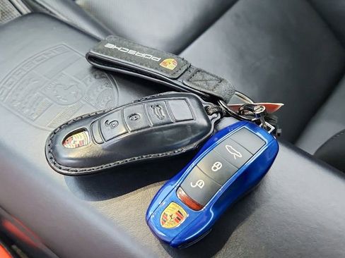 Used 2015 Porsche 911 Turbo S image 27