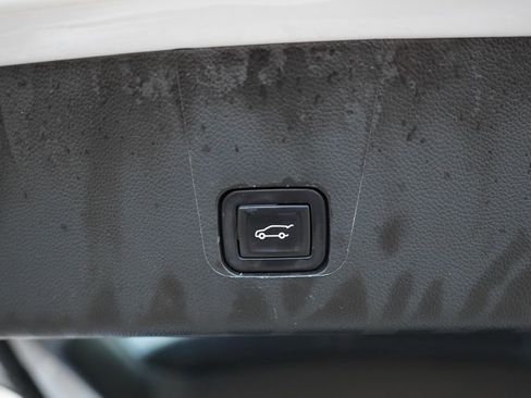 Certified 2023 Chevrolet Traverse High Country image 24