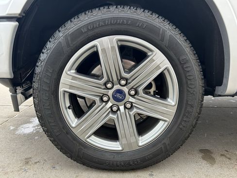 Used 2018 Ford F150 XLT w/ Equipment Group 302A Luxury AWD/4WD image 12