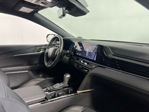 Used 2025 Toyota Camry XSE image 32