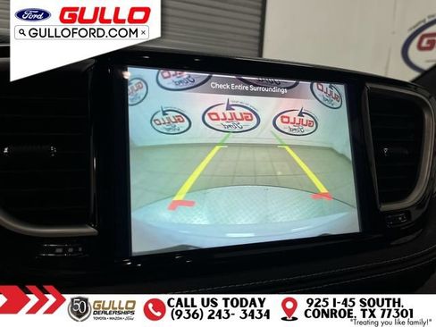 Used 2024 Chrysler Pacifica Limited w/ S Appearance Package FWD image 27