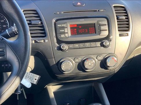 Used 2018 Kia Forte LX FWD image 6
