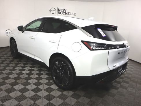 Certified 2025 Nissan Murano Platinum w/ Cargo Package image 8