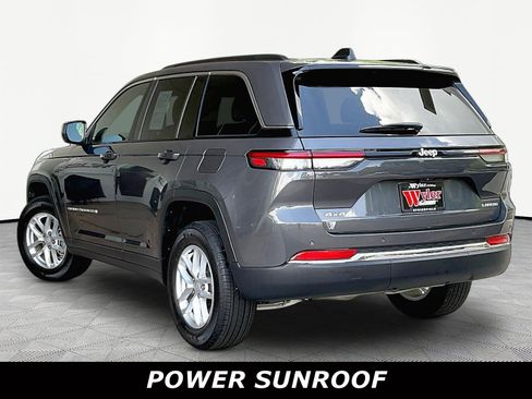 Used 2025 Jeep Grand Cherokee Laredo X AWD/4WD image 4