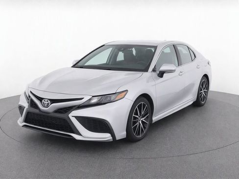 Used 2024 Toyota Camry SE w/ Cold Weather Package AWD/4WD image 1