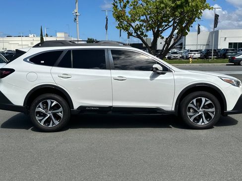 Used 2022 Subaru Outback Limited w/ Popular Package #2 AWD/4WD image 3