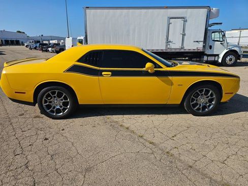Used 2017 Dodge Challenger GT w/ Driver Convenience Group AWD/4WD image 9