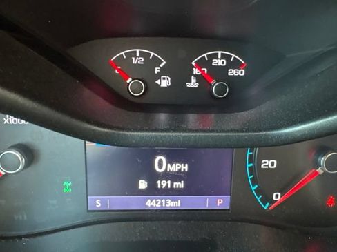 Used 2022 Chevrolet Colorado Z71 AWD/4WD image 3