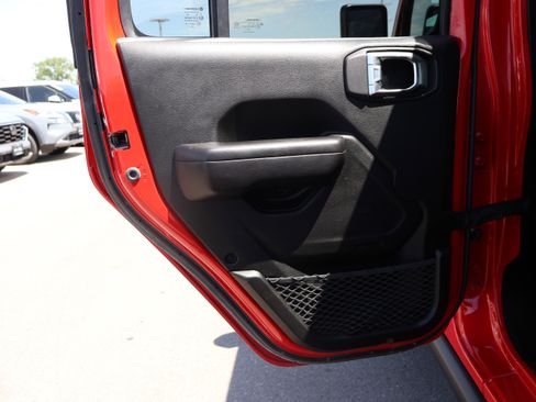Used 2020 Jeep Wrangler Unlimited Rubicon AWD/4WD image 17