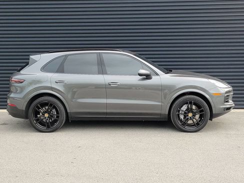 Certified 2023 Porsche Cayenne AWD/4WD image 8