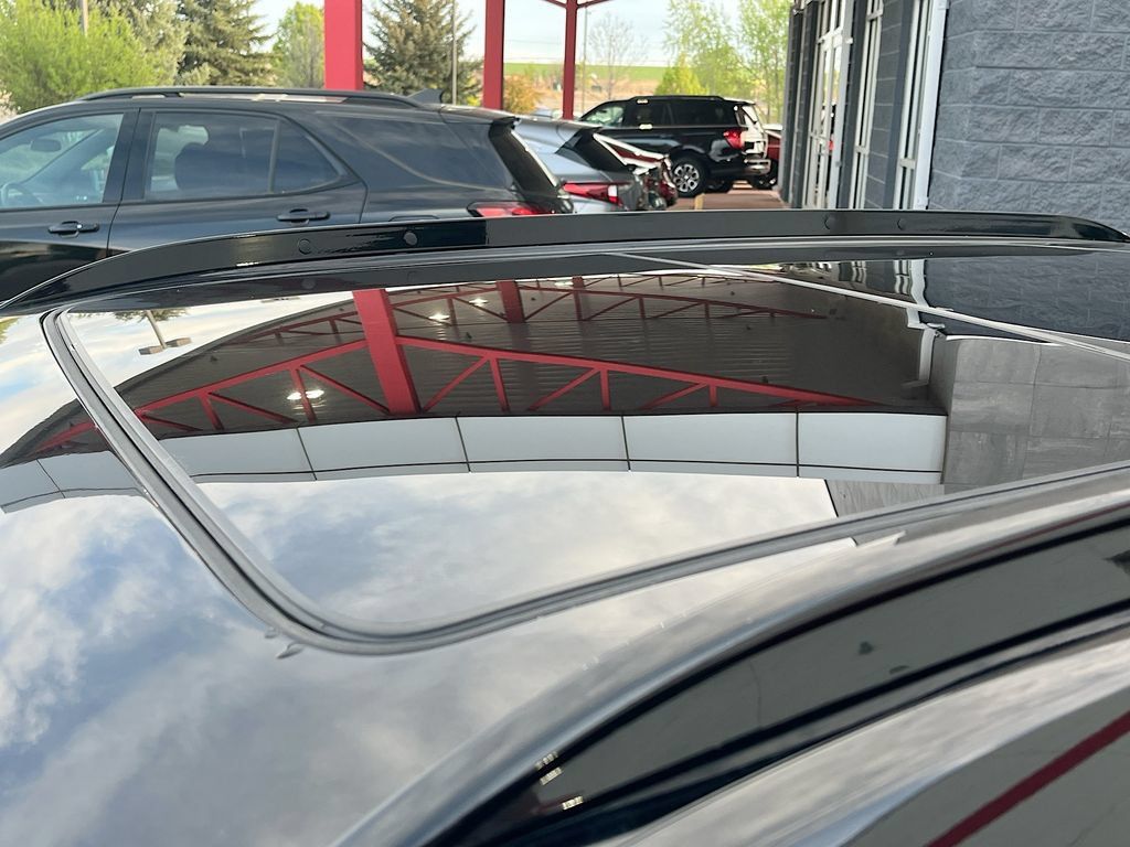 Used 2024 Cadillac XT4 Sport w/ Technology Package AWD/4WD image 23
