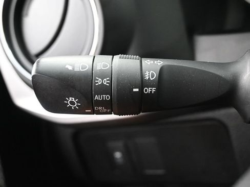 Used 2022 Toyota Tacoma SR5 w/ Technology Package RWD image 17