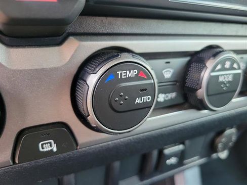 Used 2021 Toyota Tacoma SR AWD/4WD image 14