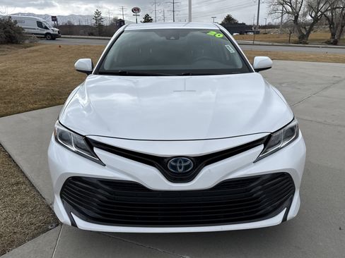 Used 2020 Toyota Camry LE image 8
