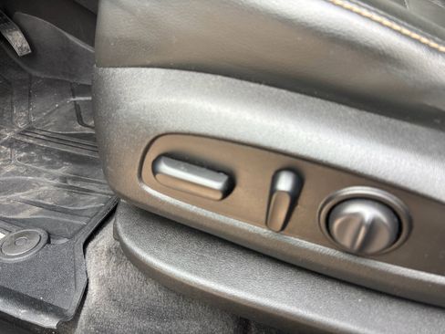 Used 2020 Chevrolet Traverse RS image 10