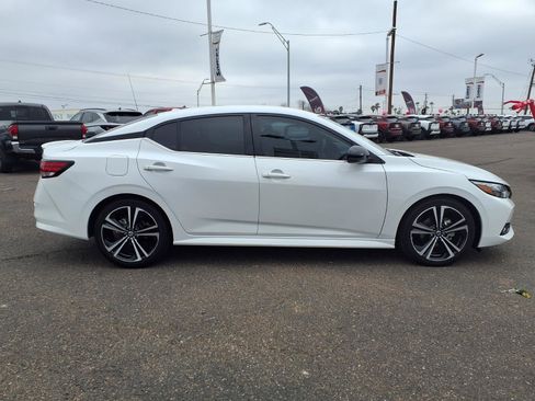 Used 2023 Nissan Sentra SR w/ Trunk Package image 8