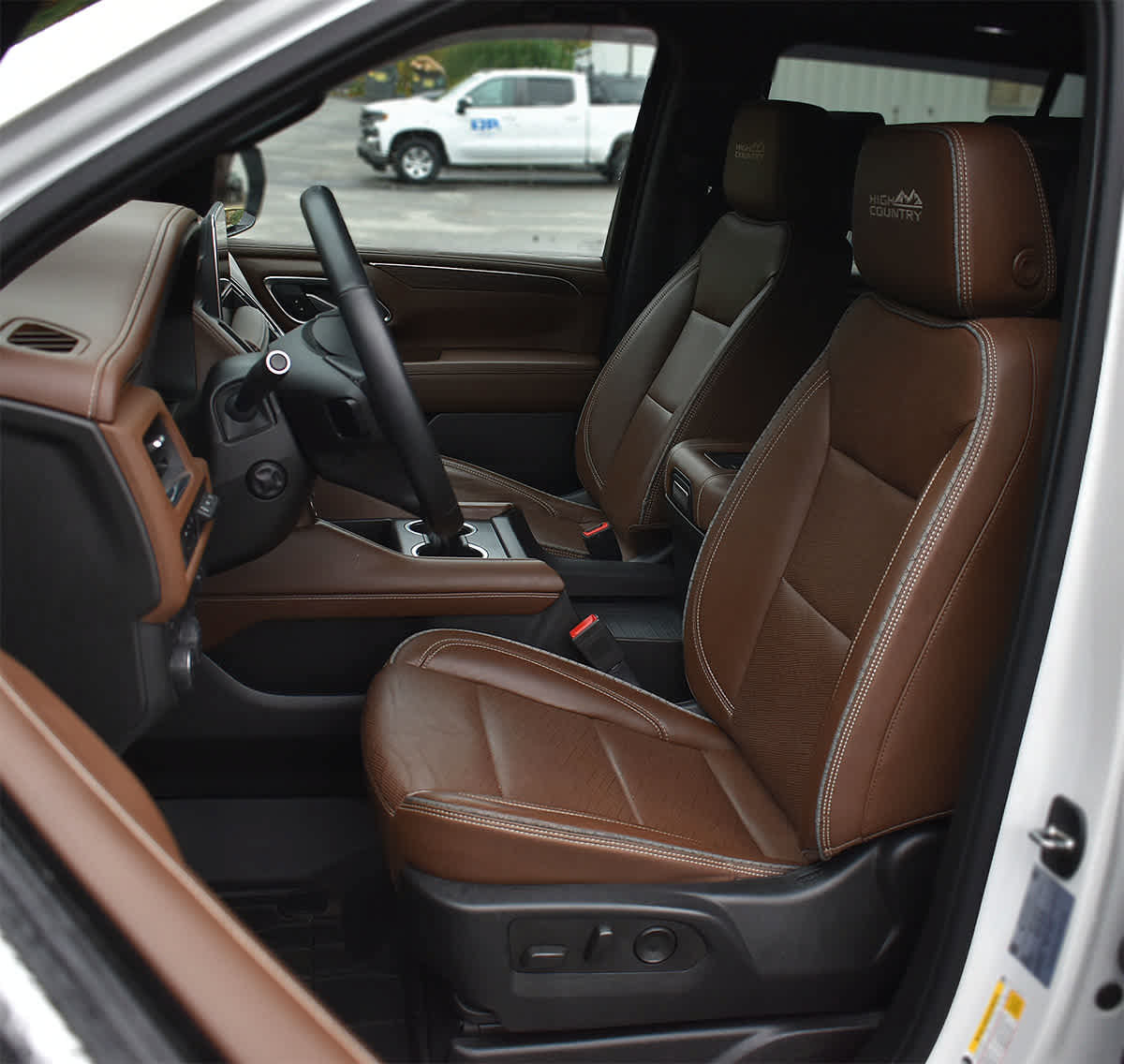 Used 2023 Chevrolet Tahoe High Country AWD/4WD image 9
