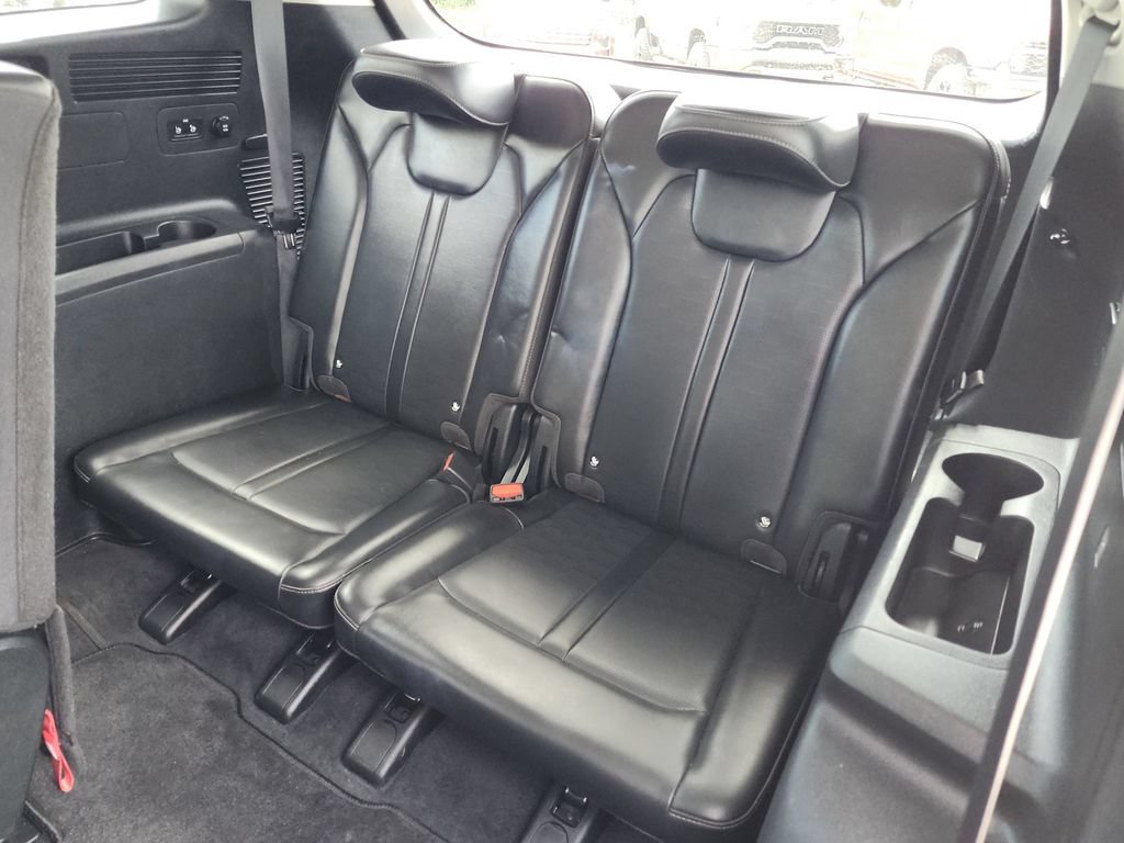 Used 2024 Kia Sorento S FWD image 23