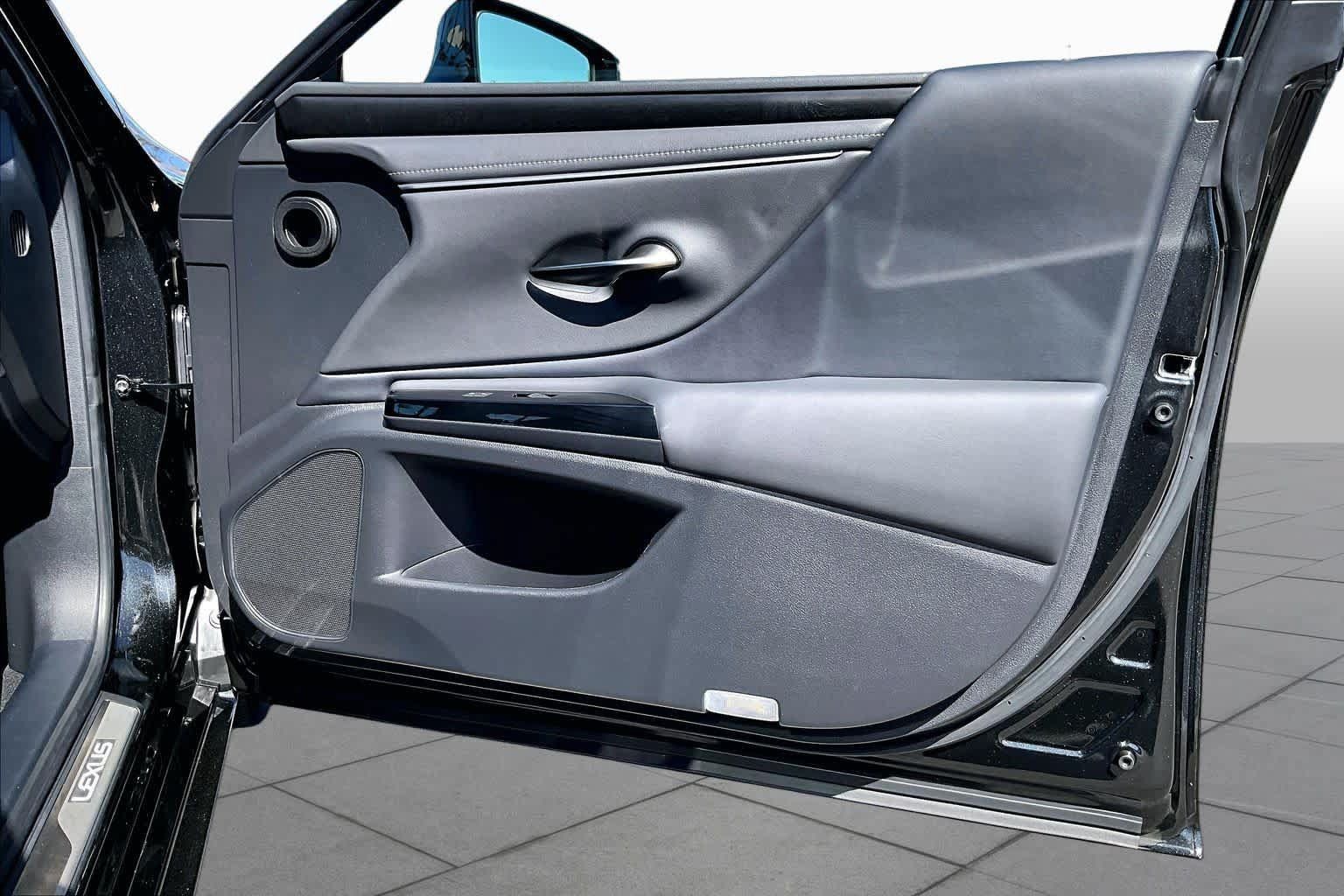Certified 2024 Lexus ES 350 w/ Premium Package FWD image 21
