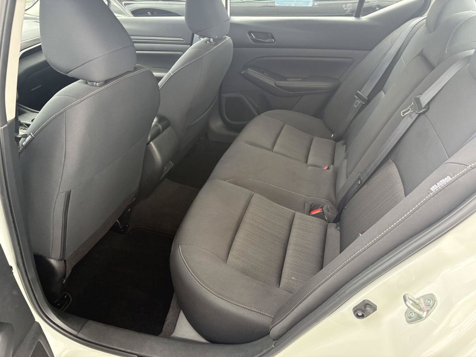 Used 2025 Nissan Altima 2.5 SV FWD image 24