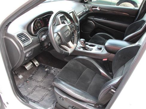 Used 2017 Jeep Grand Cherokee SRT image 19