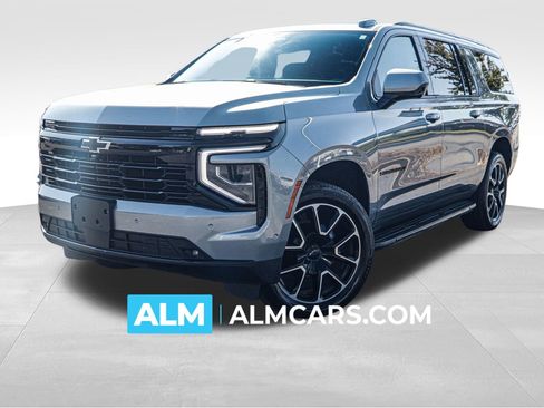 Used 2025 Chevrolet Suburban RST image 1