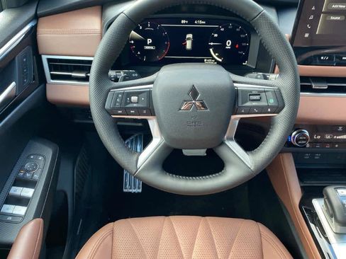 New 2025 Mitsubishi Outlander SEL image 4