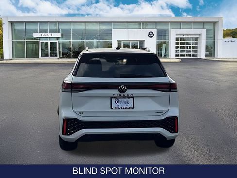 New 2026 Volkswagen Tiguan SE R-Line image 7