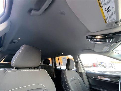 Used 2023 Jeep Grand Cherokee Laredo AWD/4WD image 7