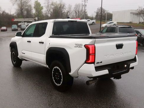 Used 2025 Toyota Tacoma TRD Off-Road image 6